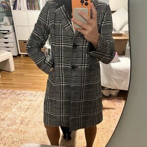 Hounds Tooth Black and White Plaid Coat Sam Edelman